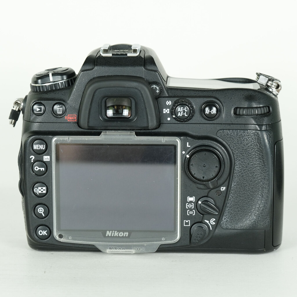 Nikon D300 �{�f�B