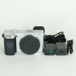 SONY α6400(ILCE-6400) SONY α6400(ILCE-6400)