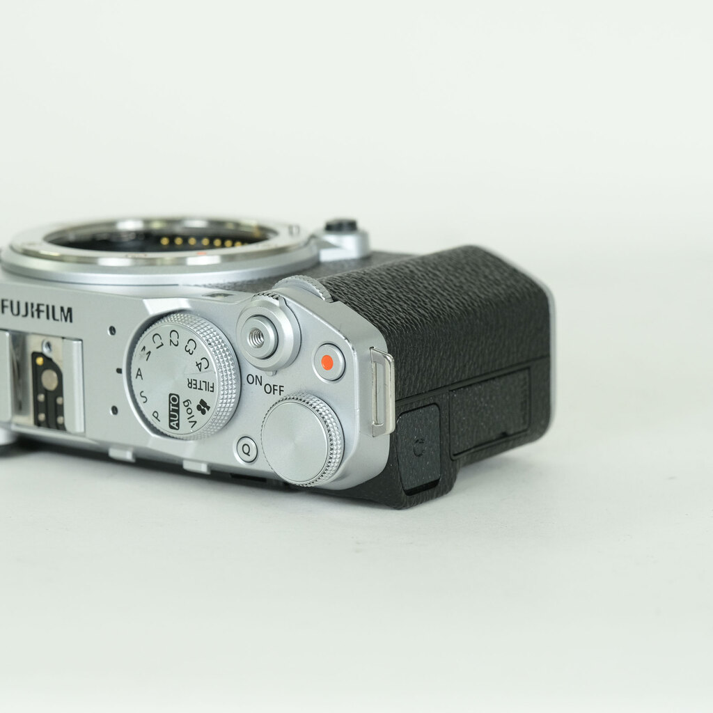 FUJIFILM X-M5