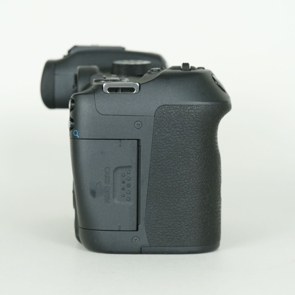 Canon EOS R7 Canon EOS R7