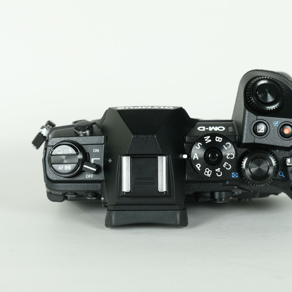 OLYMPUS OM-D E-M1 Mark III