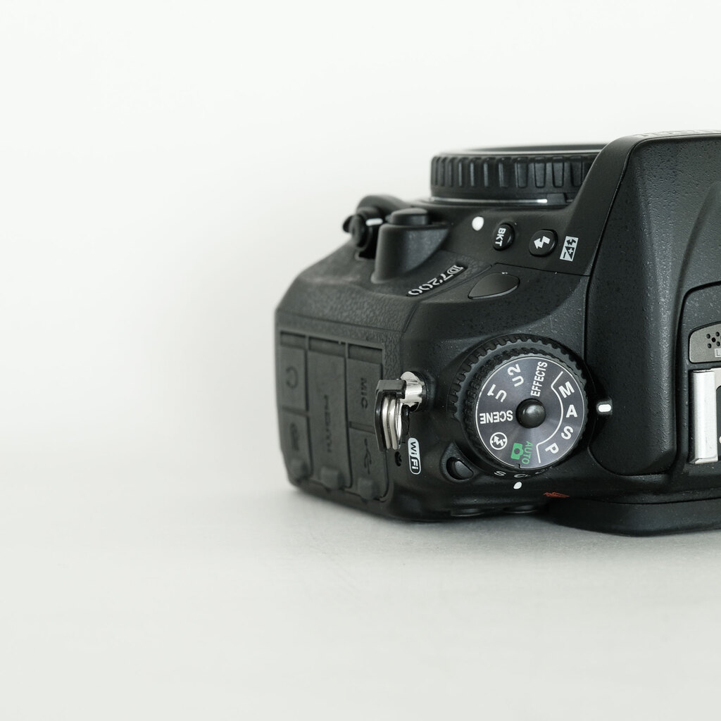 Nikon D7200 バッテリーパックキット