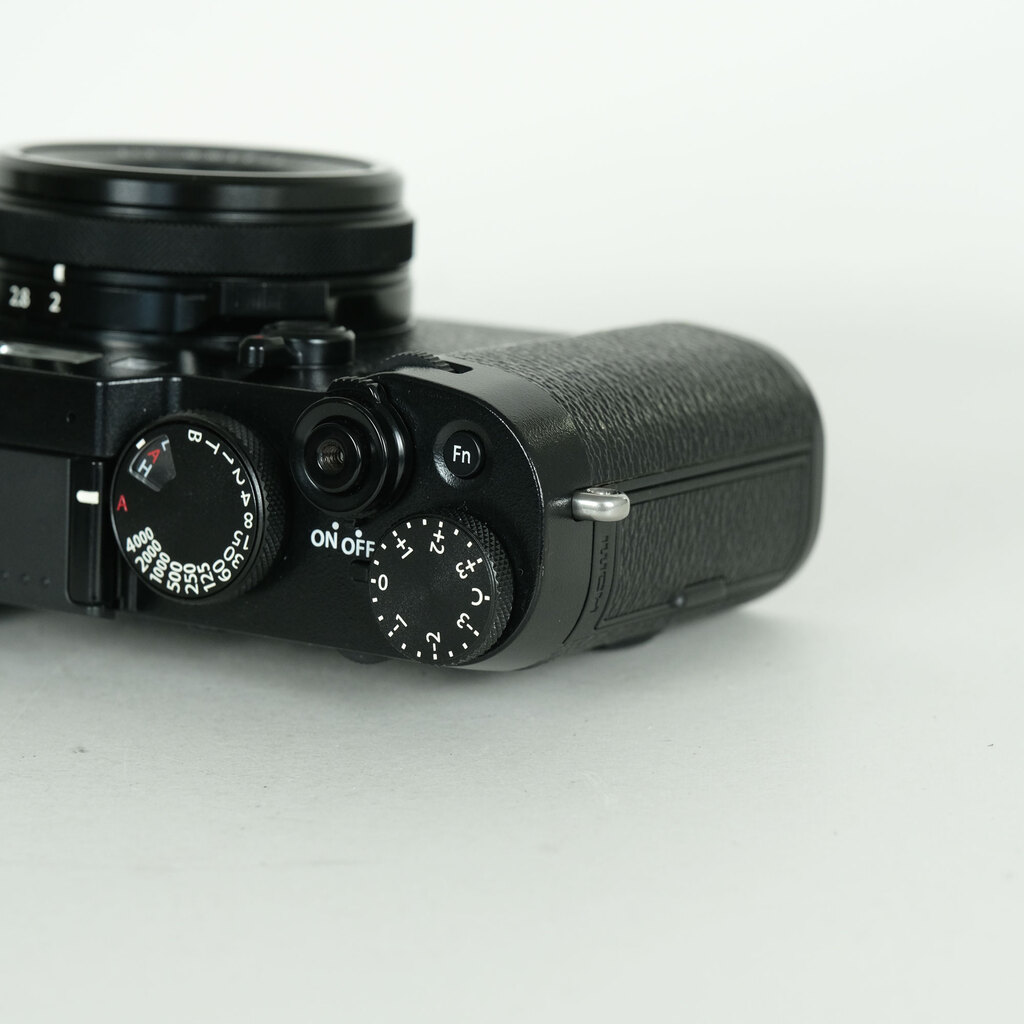 FUJIFILM X100F ブラック FUJIFILM X100F ブラック