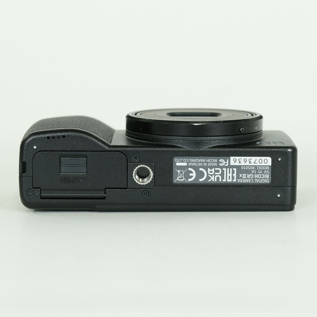 RICOH GR IIIx RICOH GR IIIx