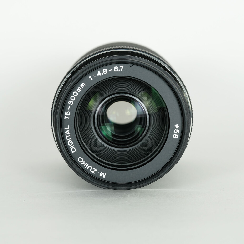 OLYMPUS M.ZUIKO DIGITAL ED 75-300mm F4.8-6.7 II