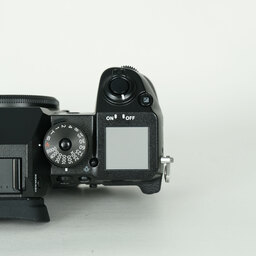 FUJIFILM X-H1
