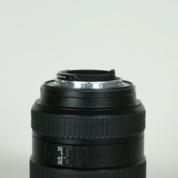 Nikon AF-S DX Zoom-Nikkor 17-55mm f/2.8G IF-ED Nikon AF-S DX Zoom-Nikkor 17-55mm f/2.8G IF-ED