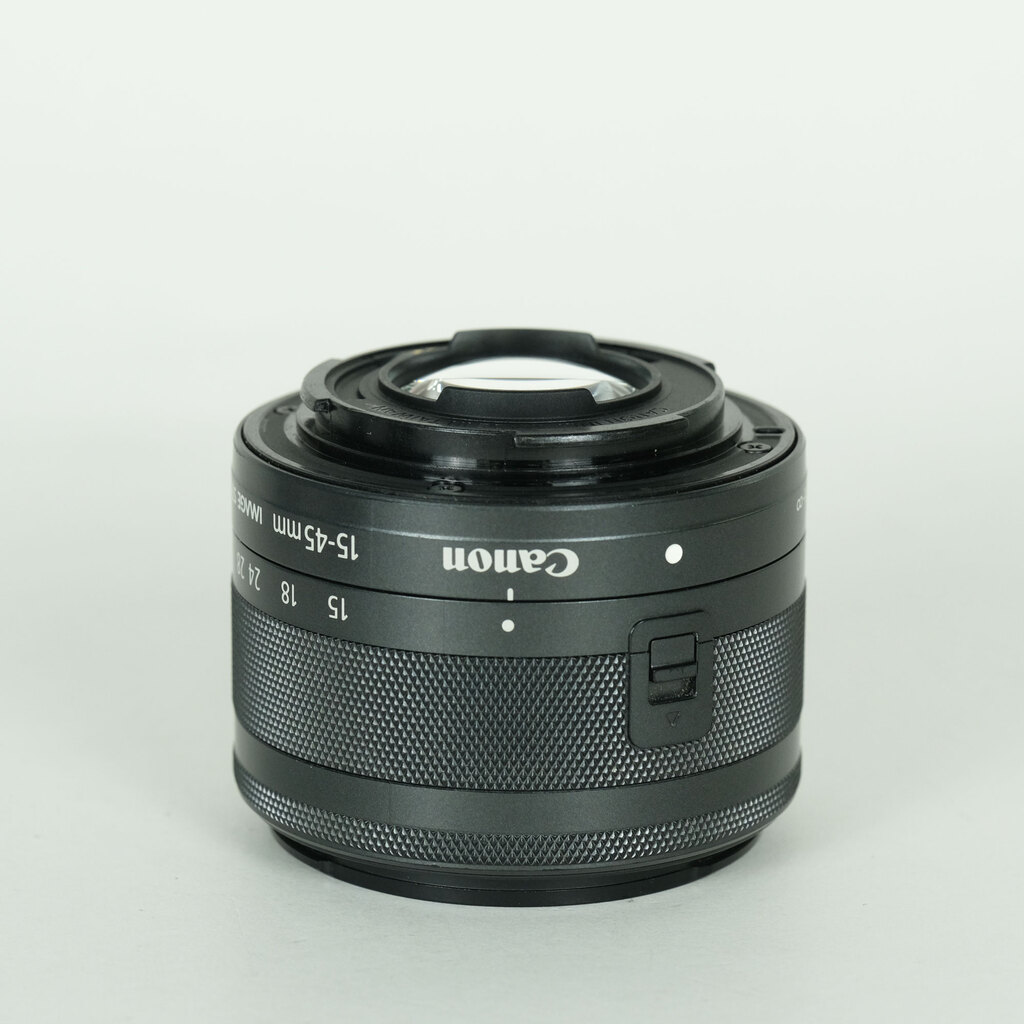 Canon EF-M15-45mm F3.5-6.3 IS STM Canon EF-M15-45mm F3.5-6.3 IS STM