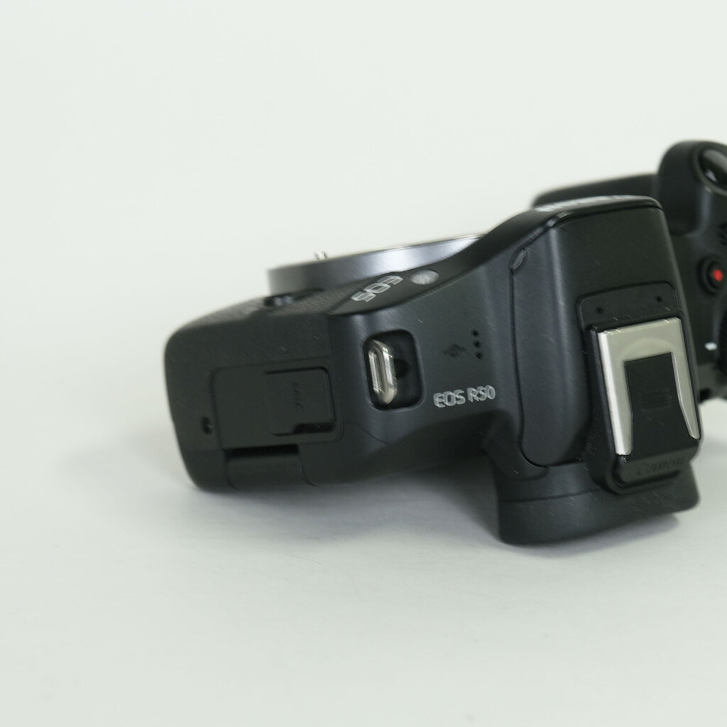 Canon EOS R50