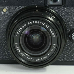 FUJIFILM X10 ブラック