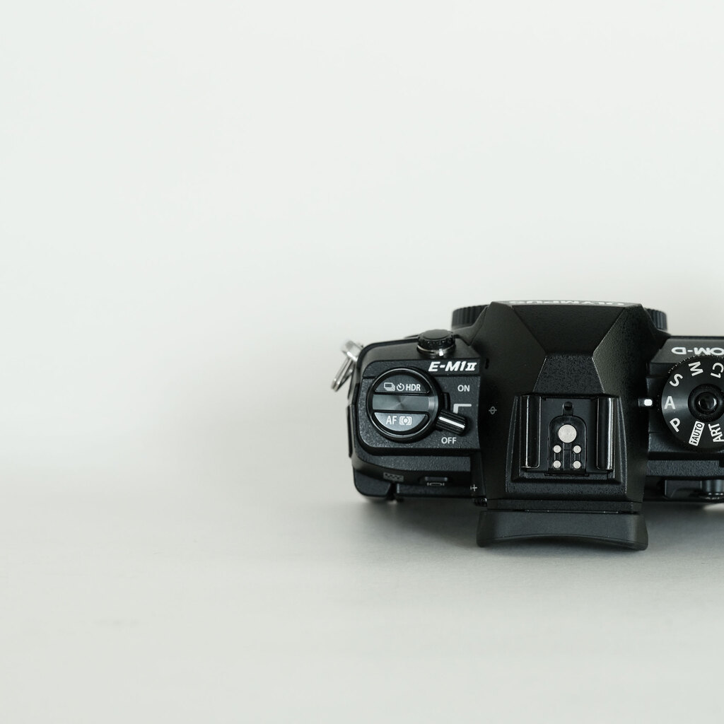 OLYMPUS OM-D E-M1 Mark II