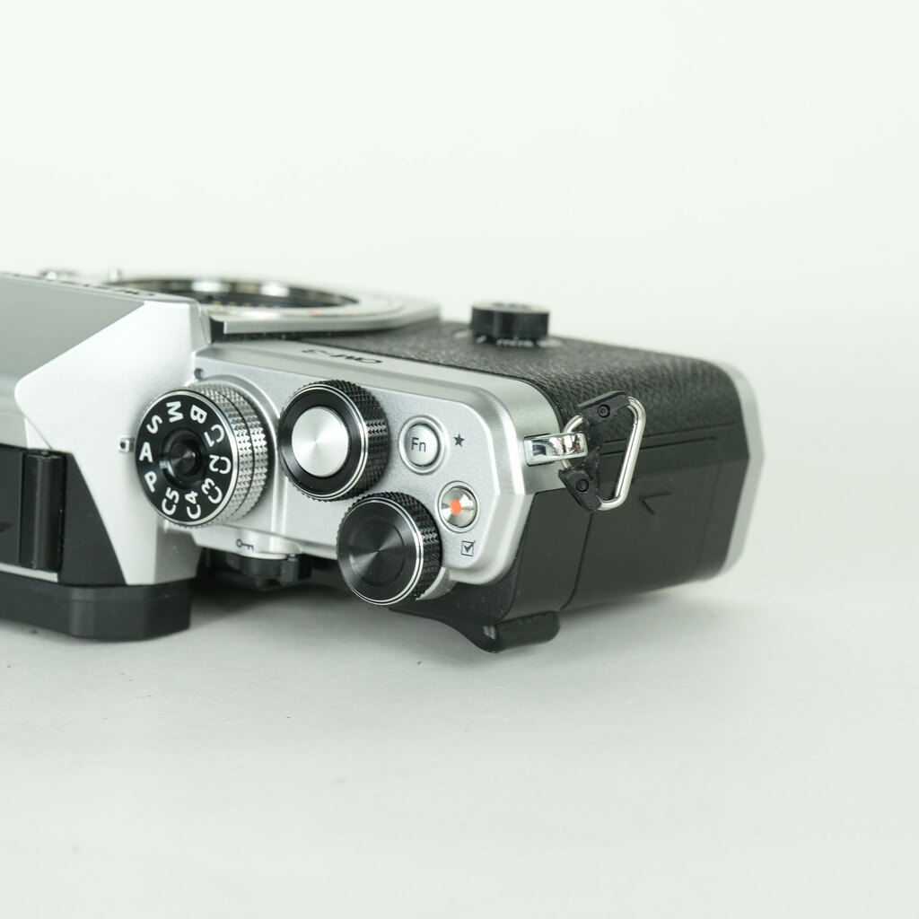 OM SYSTEM OM-3