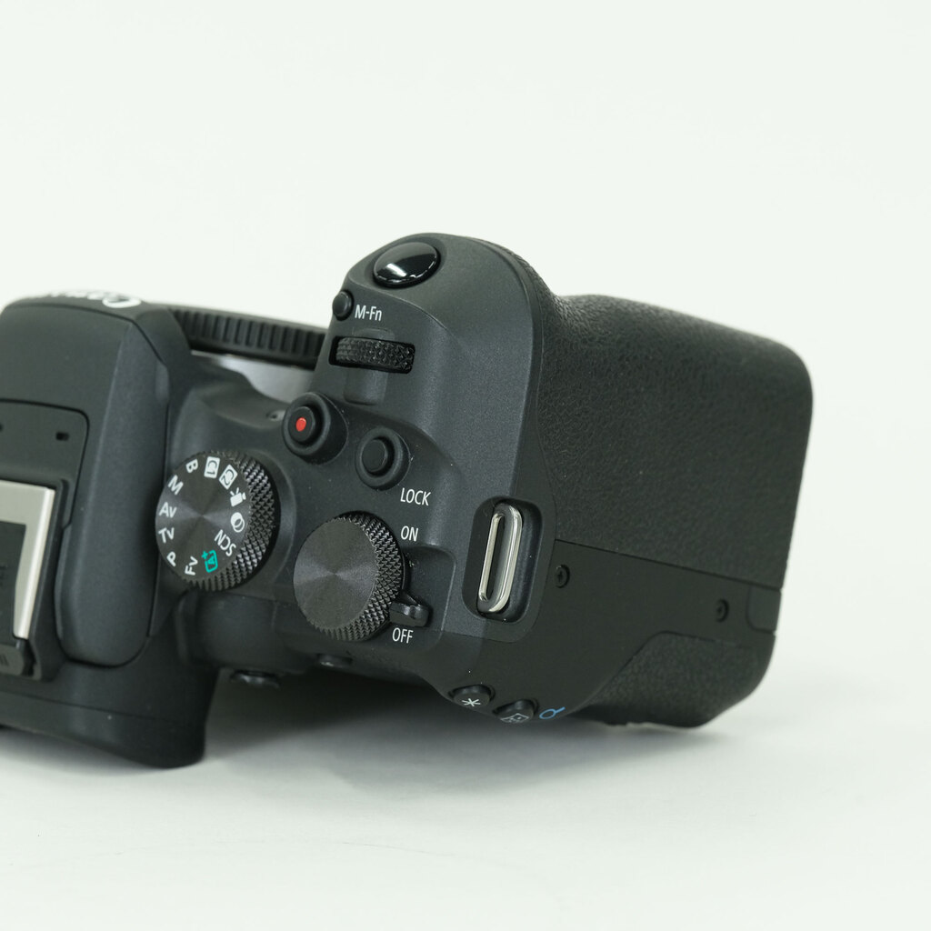 Canon EOS R10 Canon EOS R10