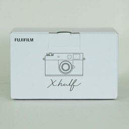 FUJIFILM X half X-HF1