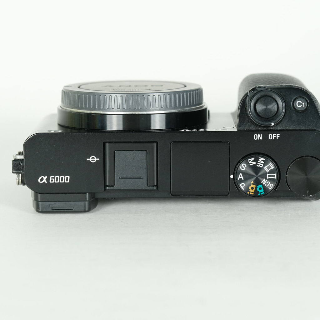SONY α6000（ILCE-6000）の出品 | ONE SCENE（ワンシーン）