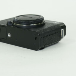 FUJIFILM X-E4
