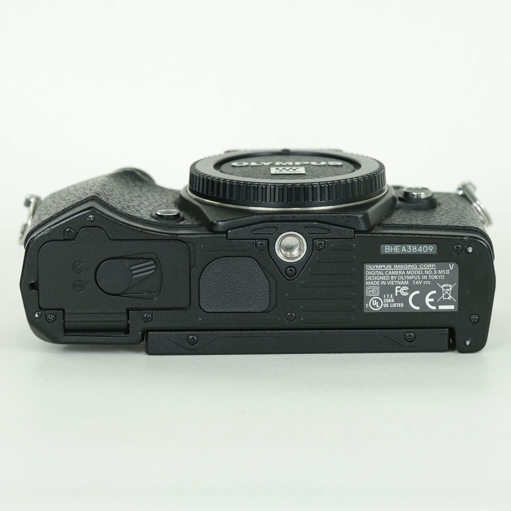 OLYMPUS OM-D E-M5 Mark II