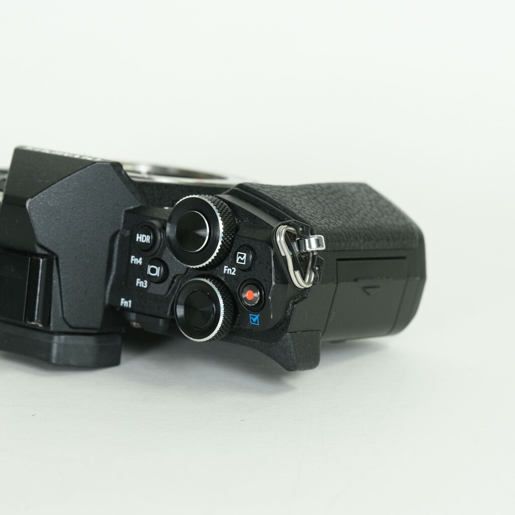 OLYMPUS OM-D E-M5 Mark II