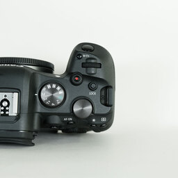 Canon EOS R6 Canon EOS R6