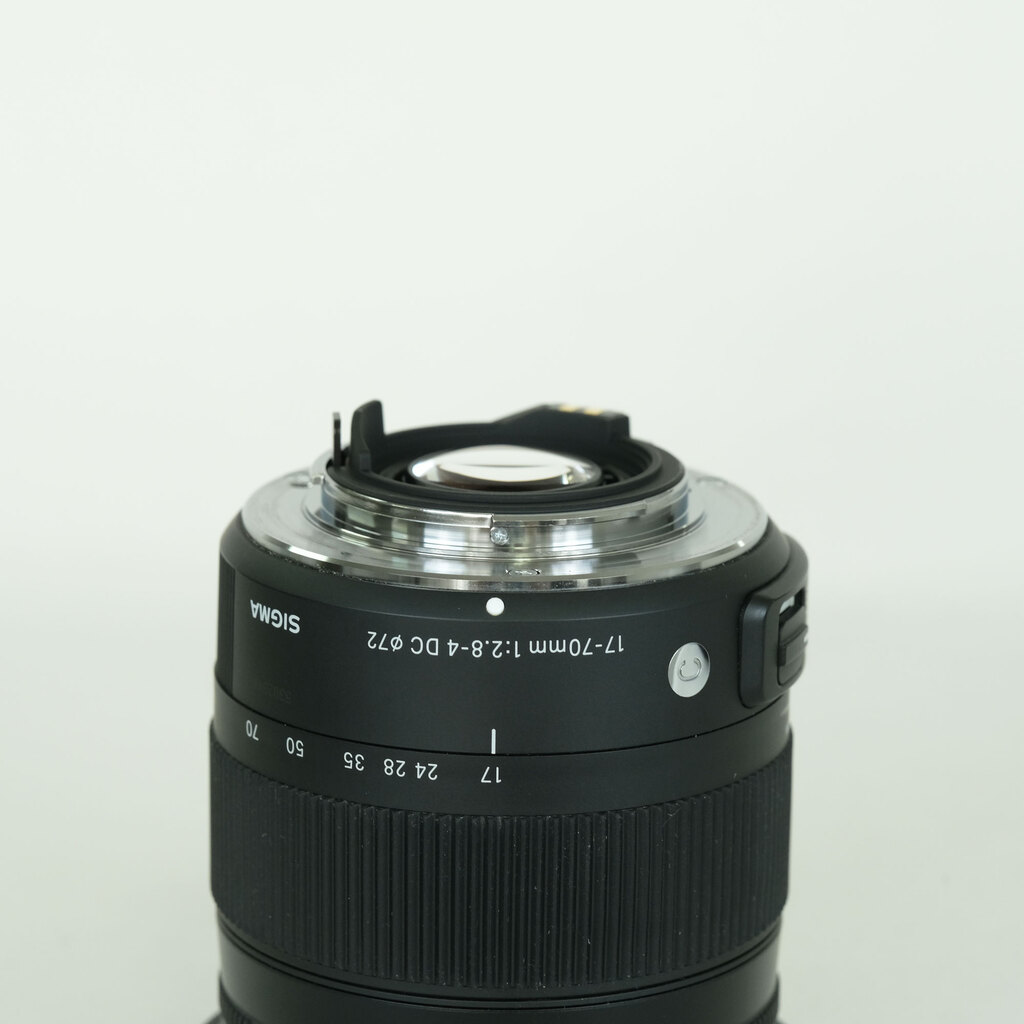 SIGMA Contemporary 17-70mm F2.8-4 DC MACRO HSM (ペンタックス用) SIGMA Contemporary 17-70mm F2.8-4 DC MACRO HSM (ペンタックス用)