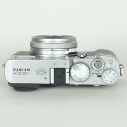 FUJIFILM X100F シルバー FUJIFILM X100F シルバー
