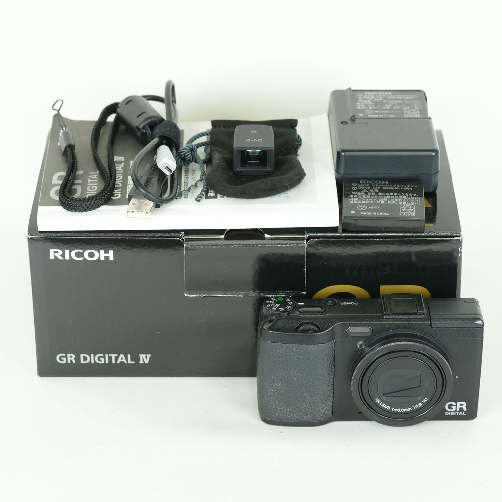 RICOH GR DIGITAL IV