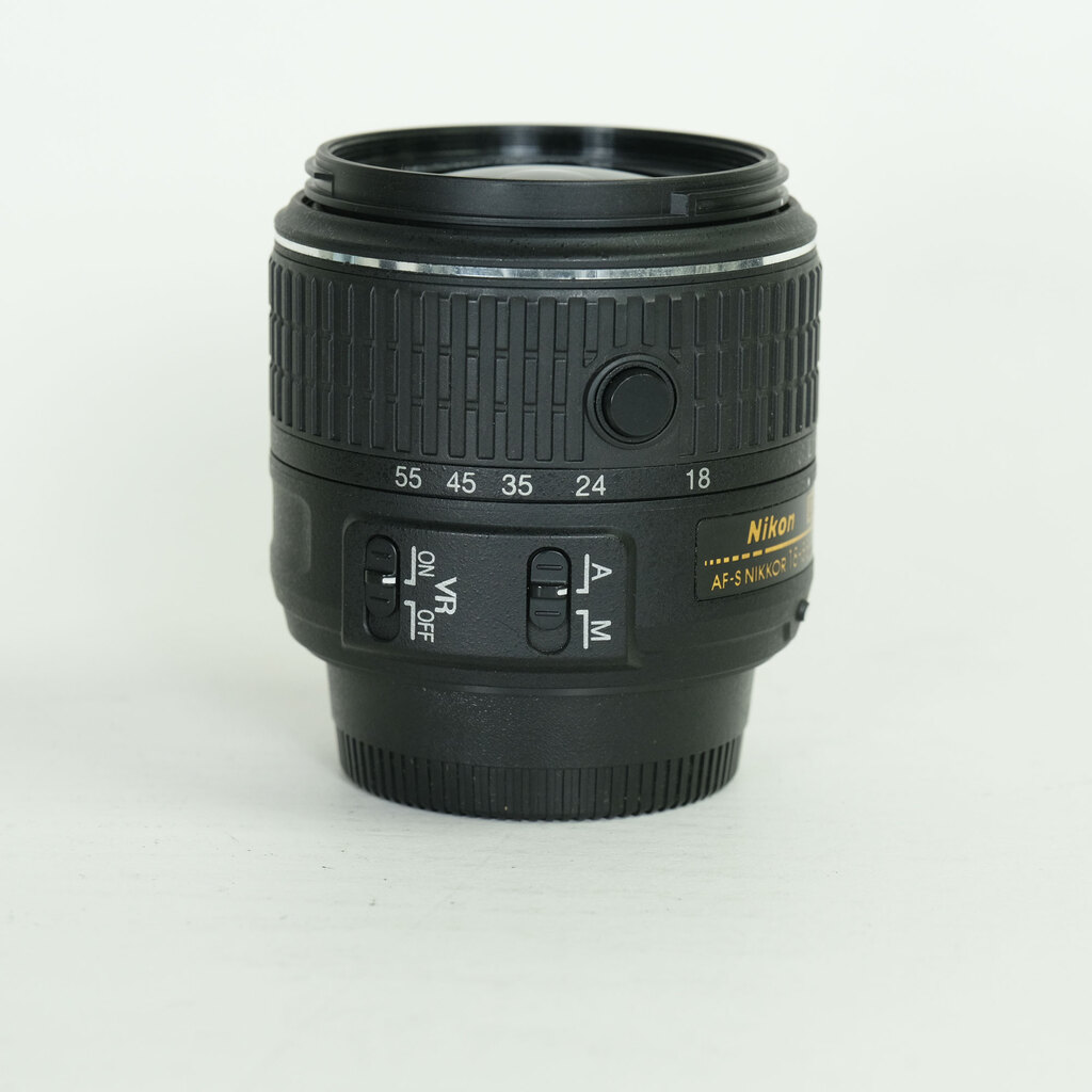 Nikon AF-S DX NIKKOR 18-55mm f3.5-5.6G VR II