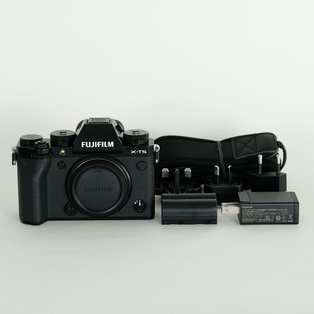 FUJIFILM X-T5 FUJIFILM X-T5