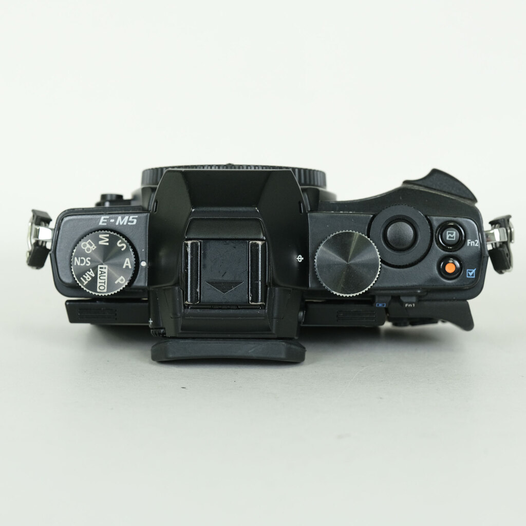 OLYMPUS OM-D E-M5 ボディ ブラック