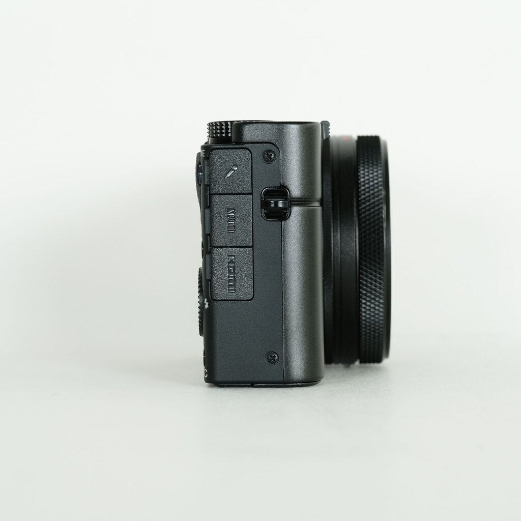 SONY Cyber-shot DSC-RX100M7