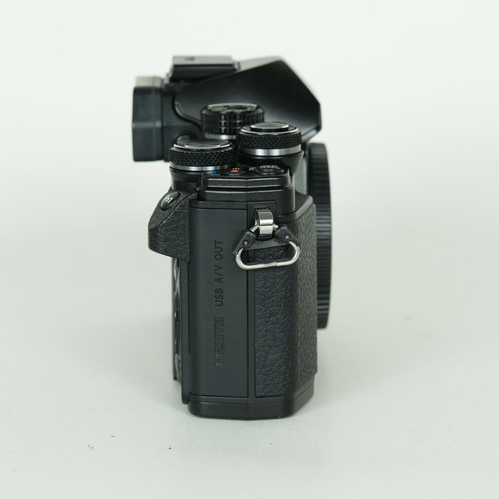 OLYMPUS OM-D E-M10 Mark II
