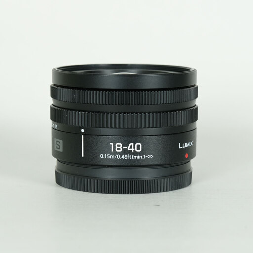 Panasonic LUMIX S 18-40mm F4.5-6.3を徹底解説。小型機のメリットを