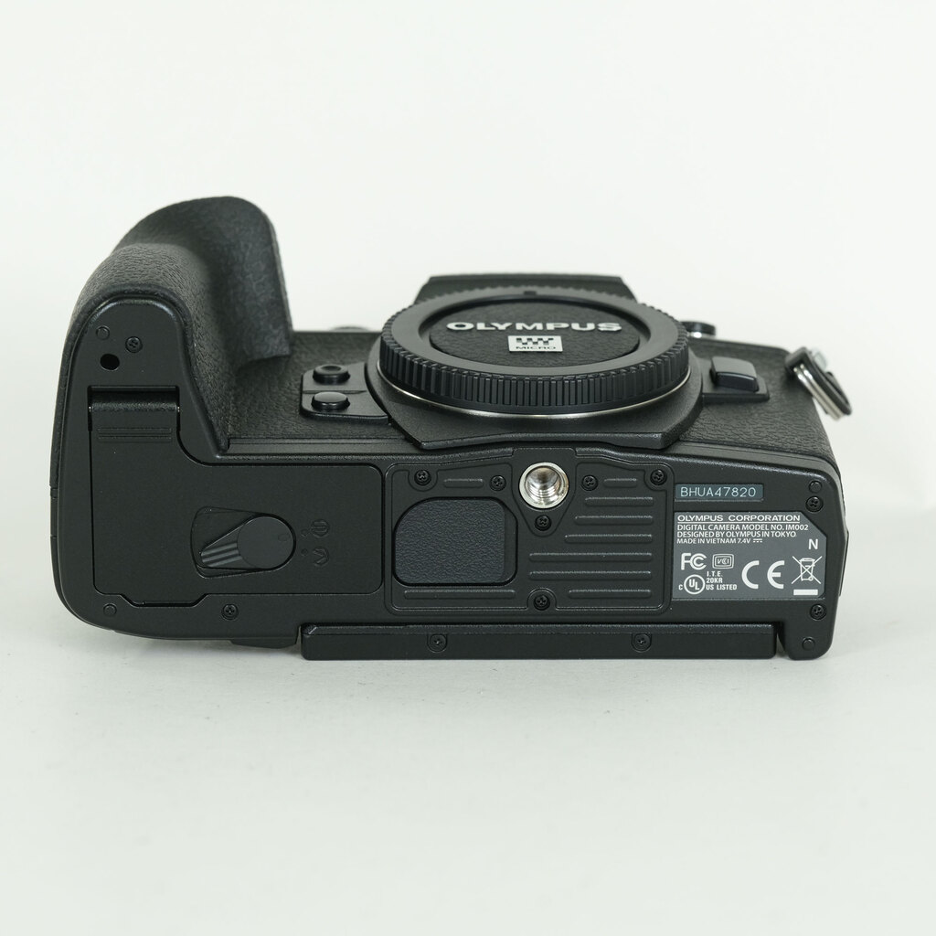 OLYMPUS OM-D E-M1 Mark II