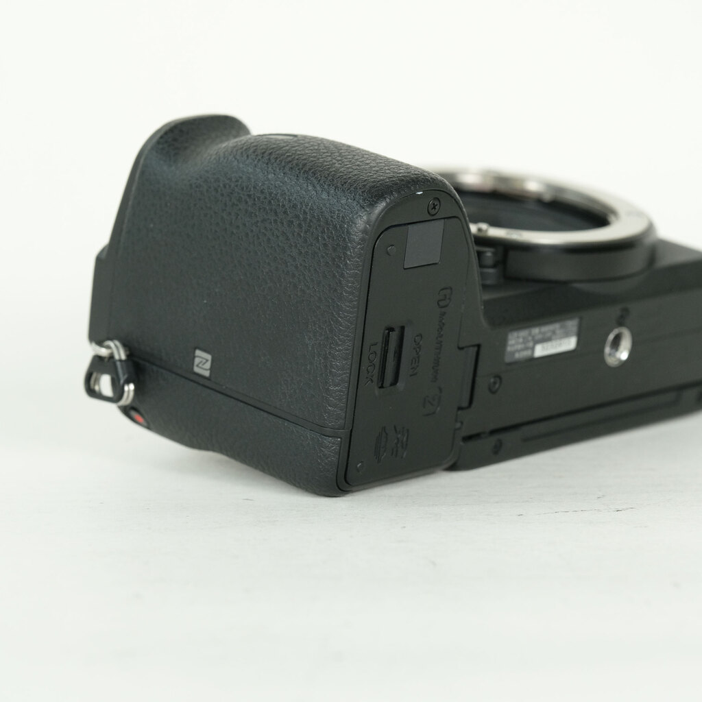 SONY α6600（ILCE-6600）の出品 | ONE SCENE（ワンシーン）