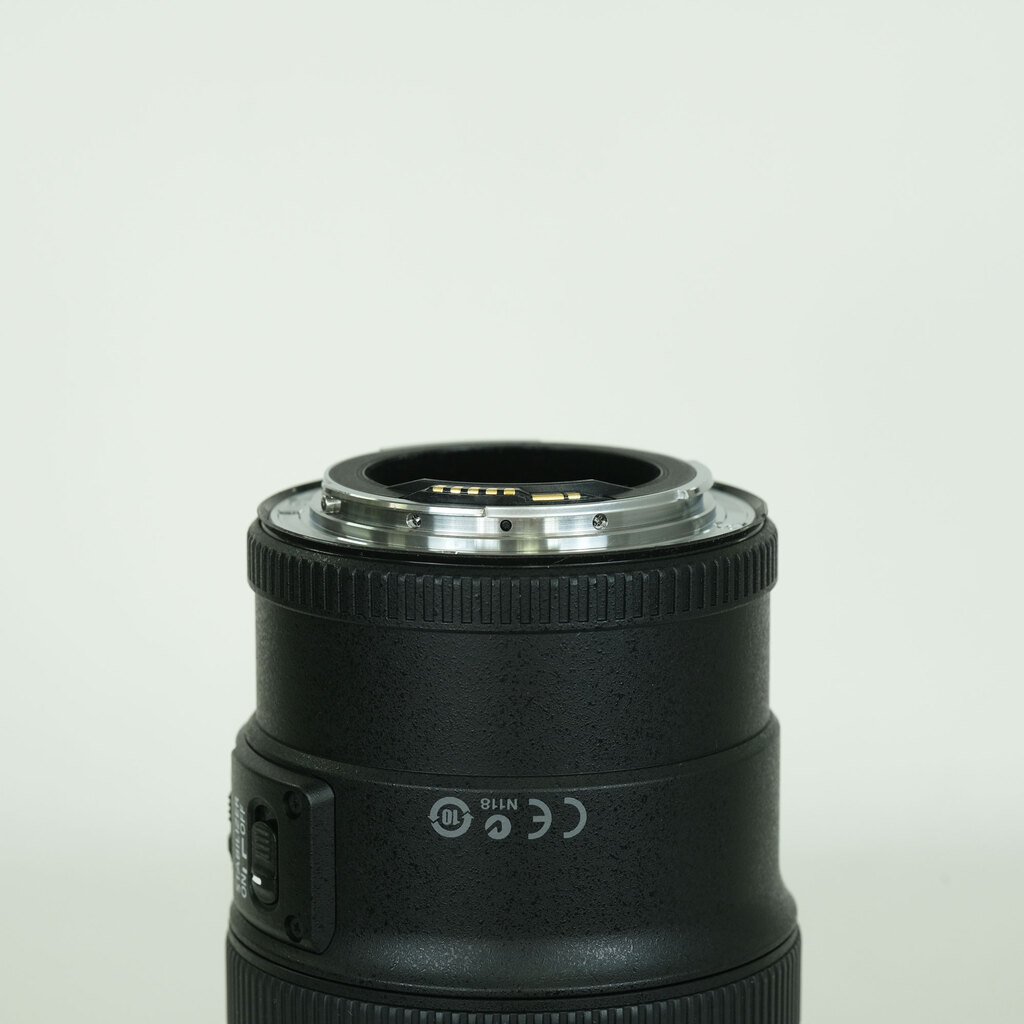 Canon EF100mm F2.8Lマクロ IS USM