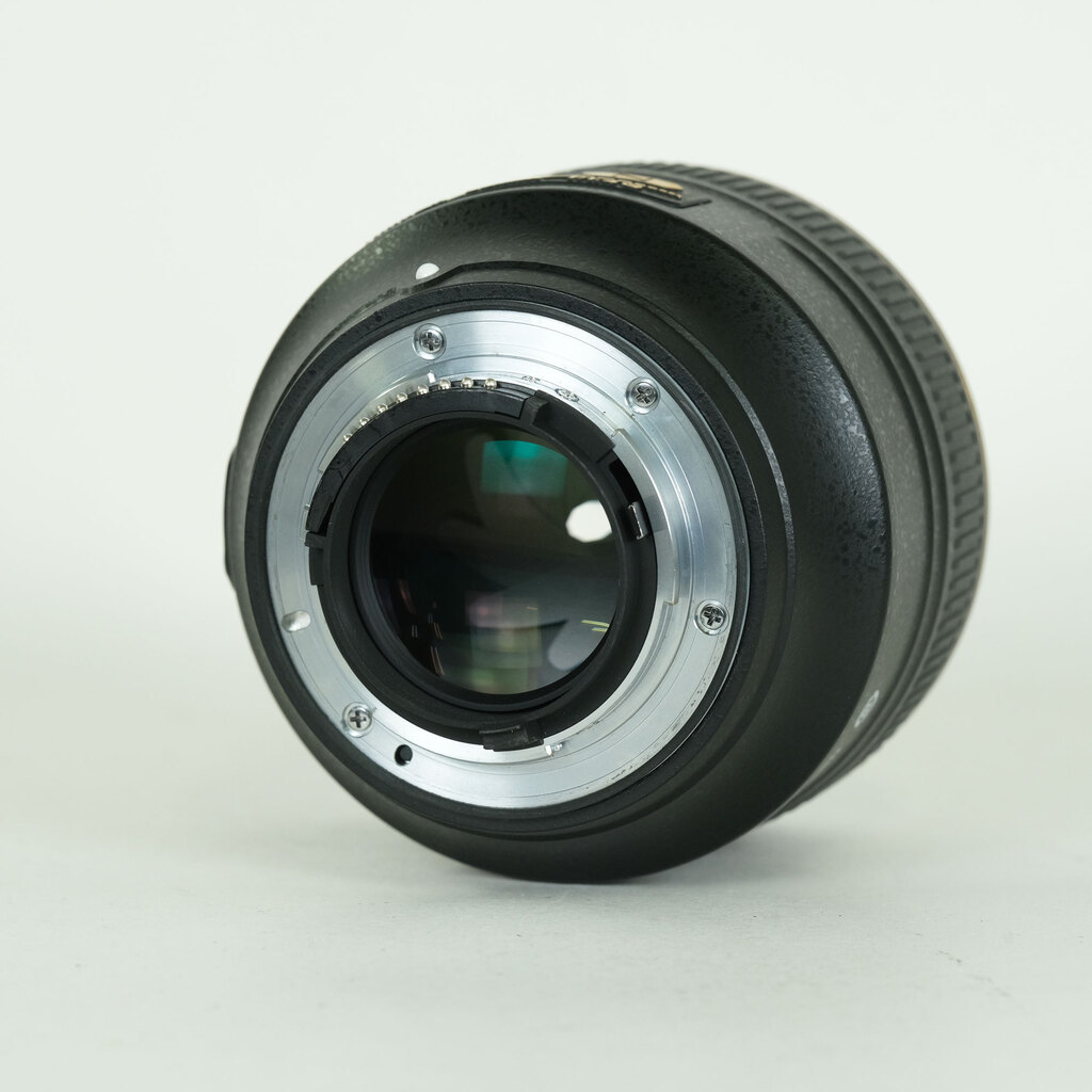 Nikon AF-S NIKKOR 58mm f/1.4G Nikon AF-S NIKKOR 58mm f/1.4G