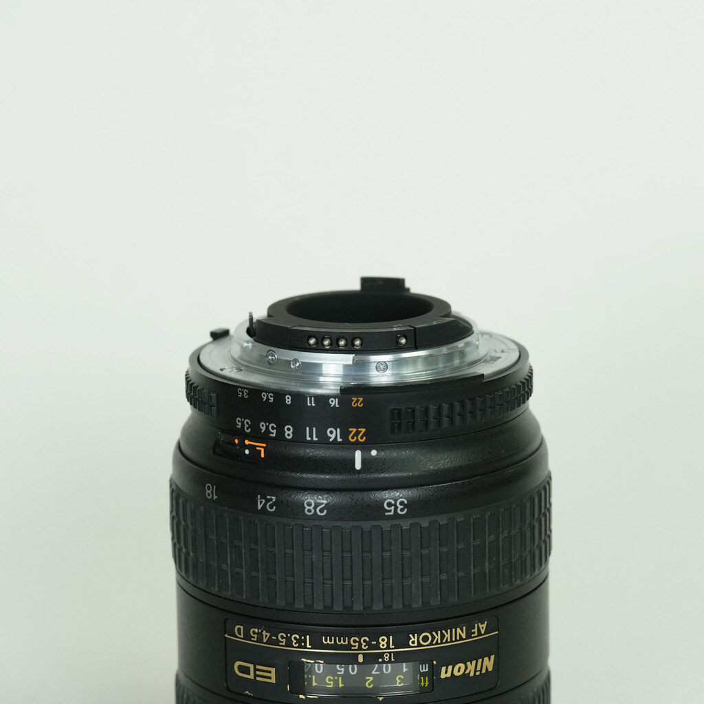 Nikon Ai AF Zoom-Nikkor 18-35mm F3.5-4.5D IF-ED Nikon Ai AF Zoom-Nikkor 18-35mm F3.5-4.5D IF-ED