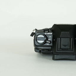 OLYMPUS OM-D E-M1 Mark II