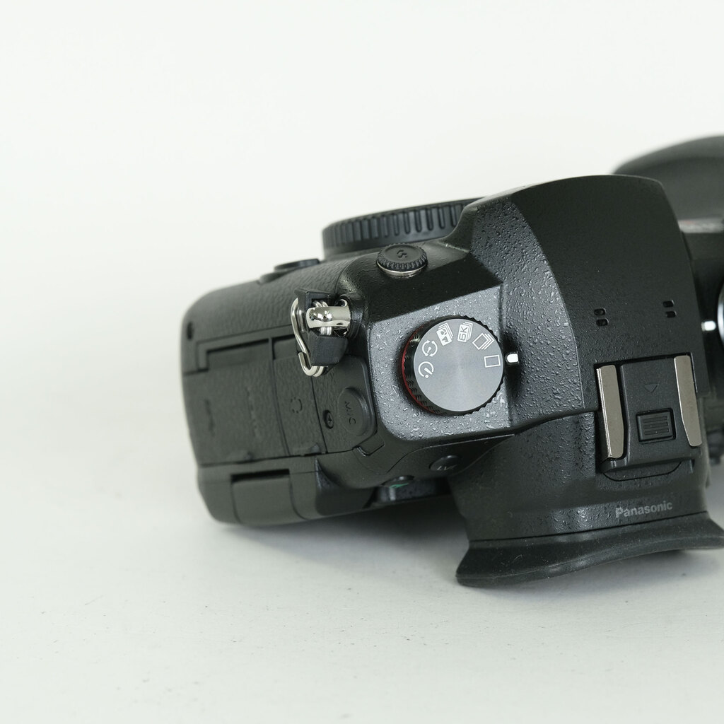 Panasonic LUMIX DC-GH5M2 Panasonic LUMIX DC-GH5M2