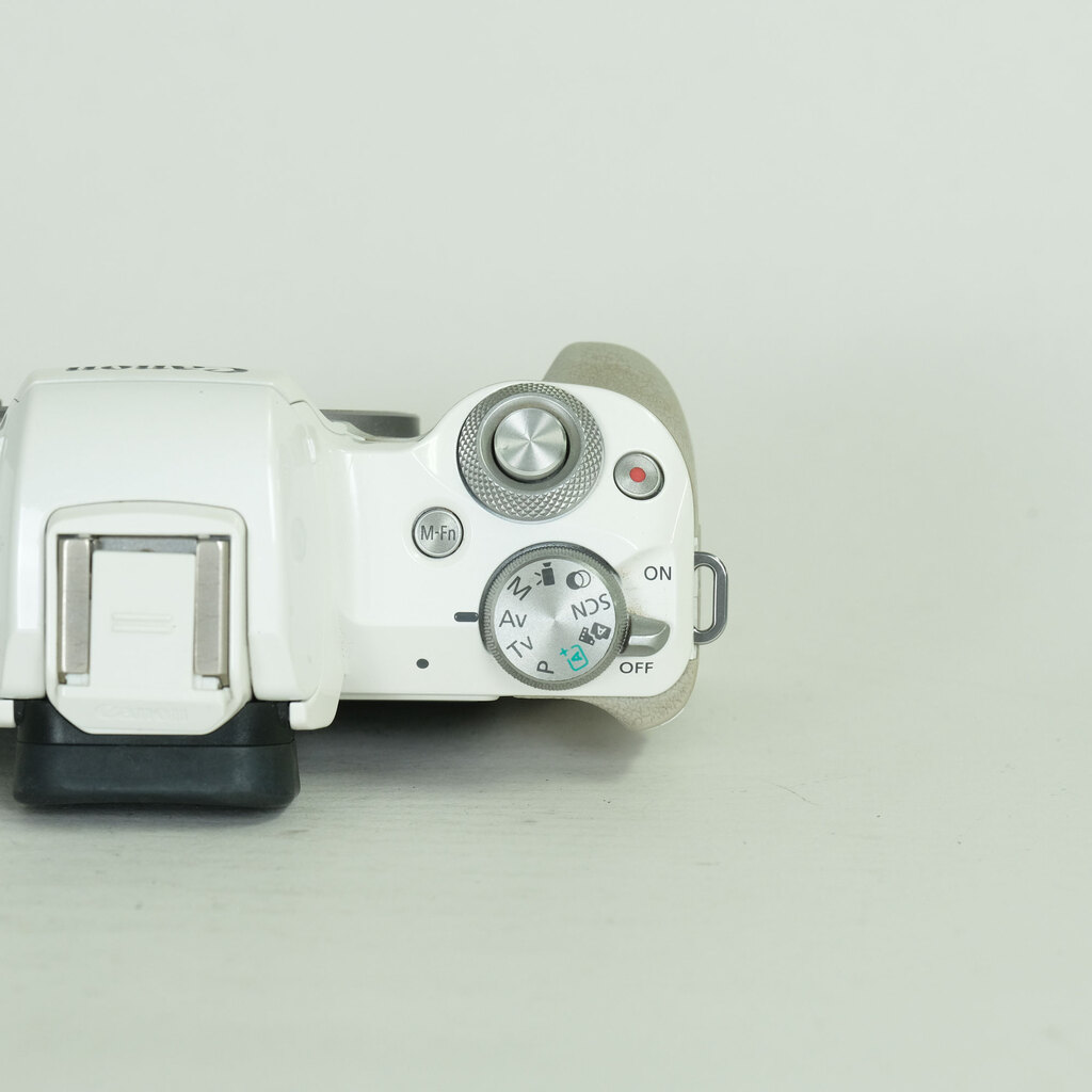 Canon EOS Kiss M