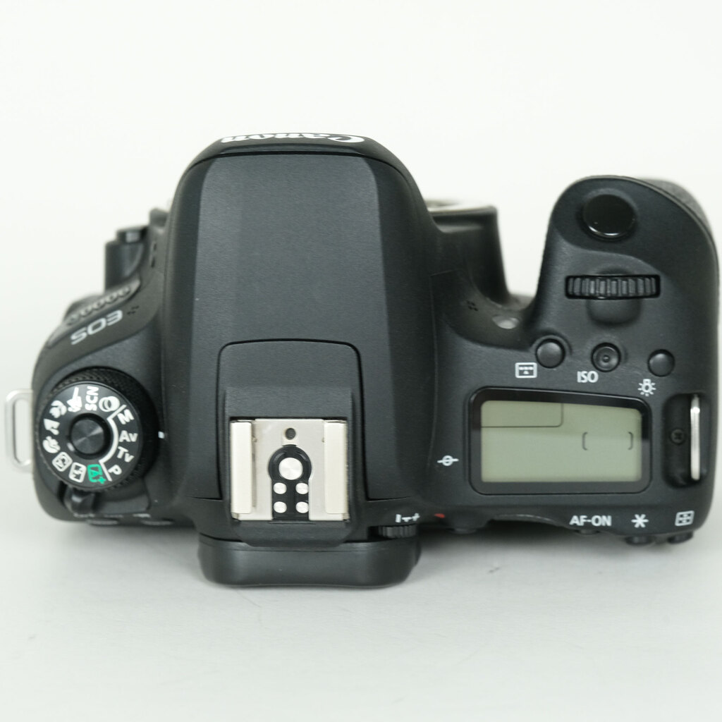 Canon EOS 9000D