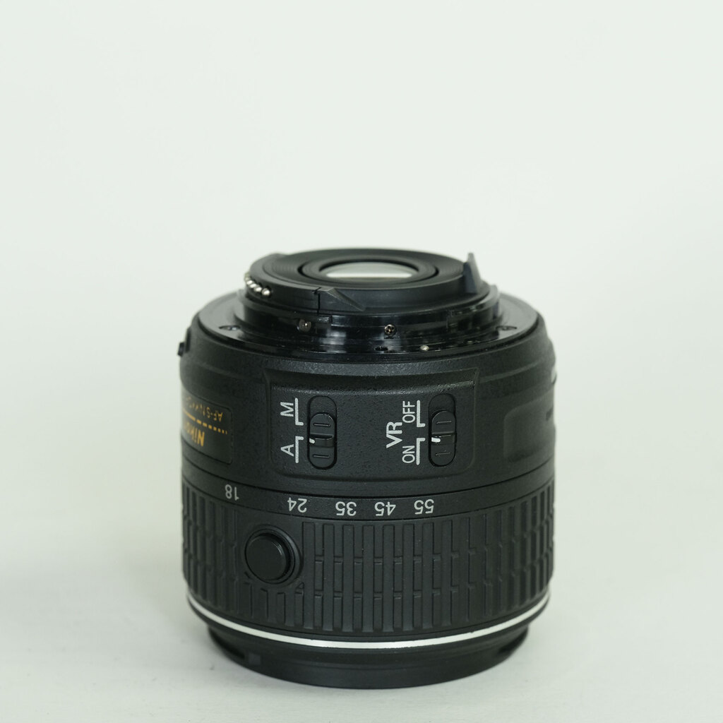 Nikon AF-S DX NIKKOR 18-55mm f3.5-5.6G VR II