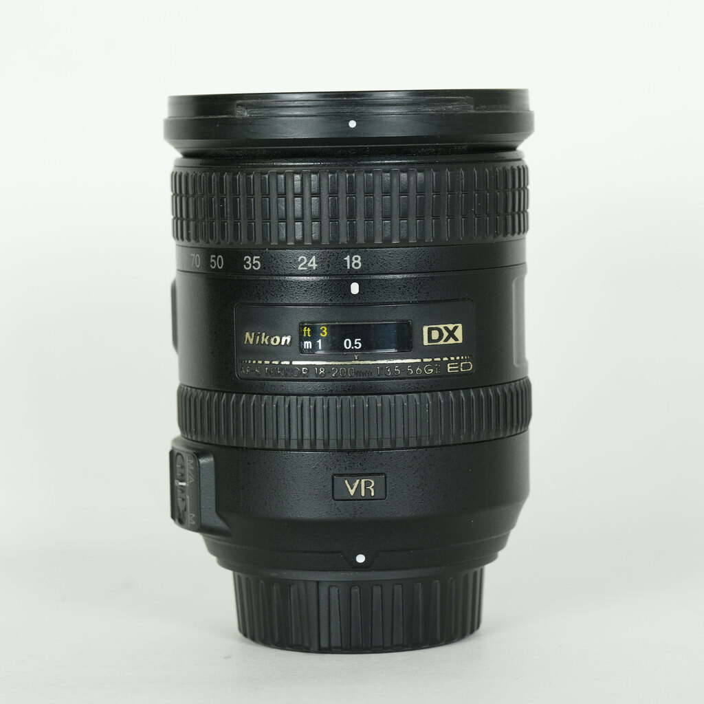 Nikon AF-S DX NIKKOR 18-200mm F3.5-5.6G ED VR II Nikon AF-S DX NIKKOR 18-200mm F3.5-5.6G ED VR II