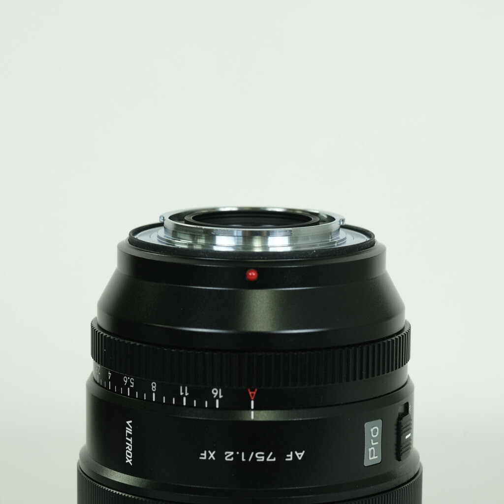 VILTROX AF 75mm F1.2 (フジフイルムX用) VILTROX AF 75mm F1.2 (フジフイルムX用)