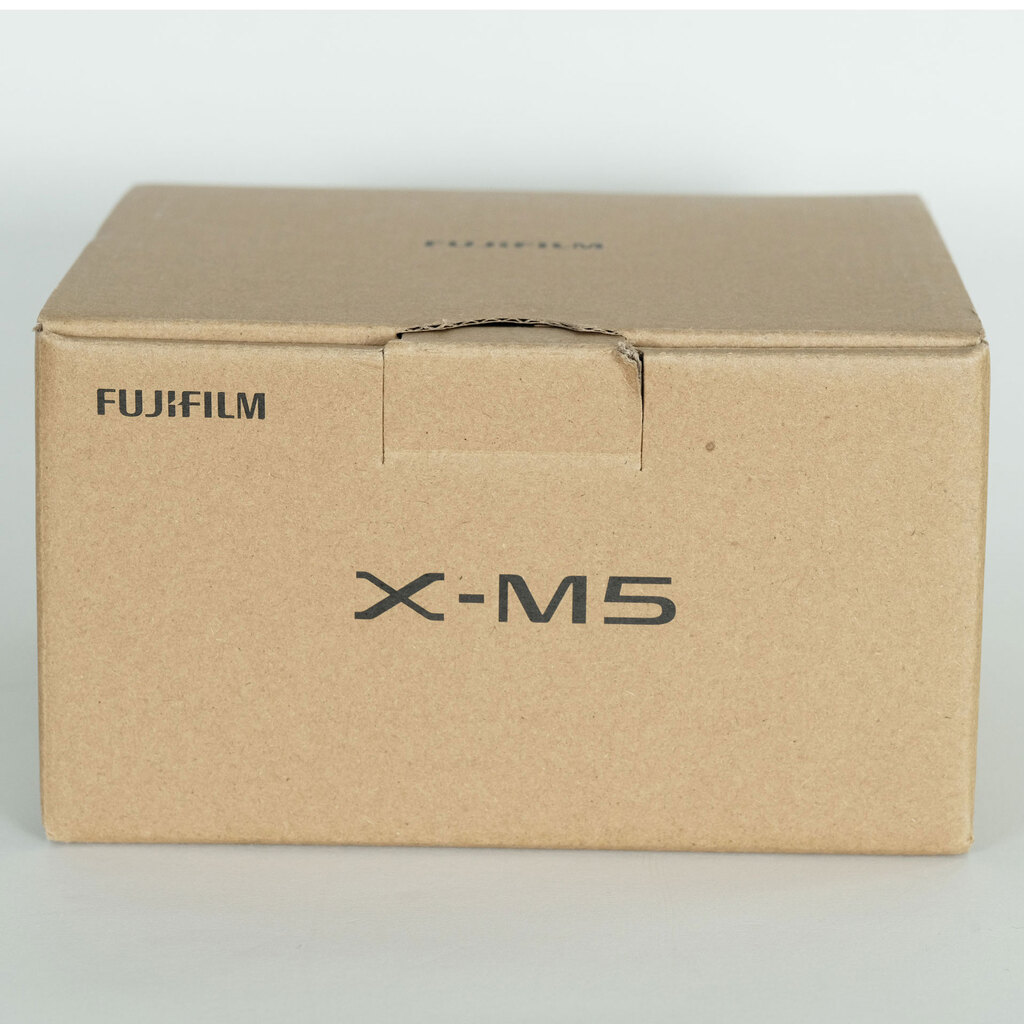 FUJIFILM X-M5