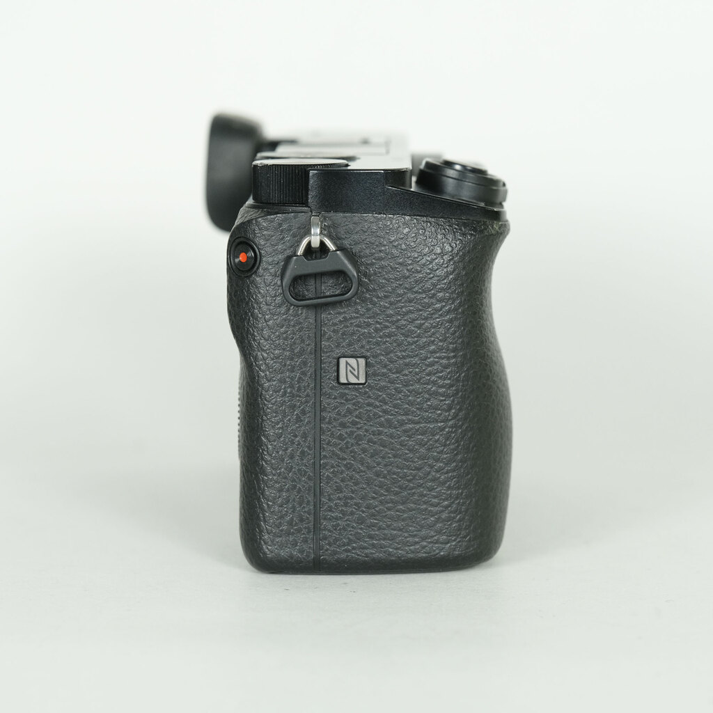 SONY α6000(ILCE-6000) SONY α6000(ILCE-6000)