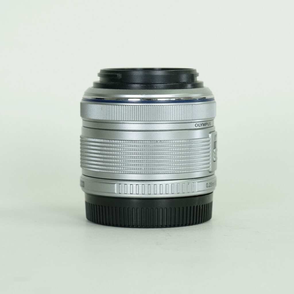 OLYMPUS M.ZUIKO DIGITAL 14-42mm F3.5-5.6IIR シルバー