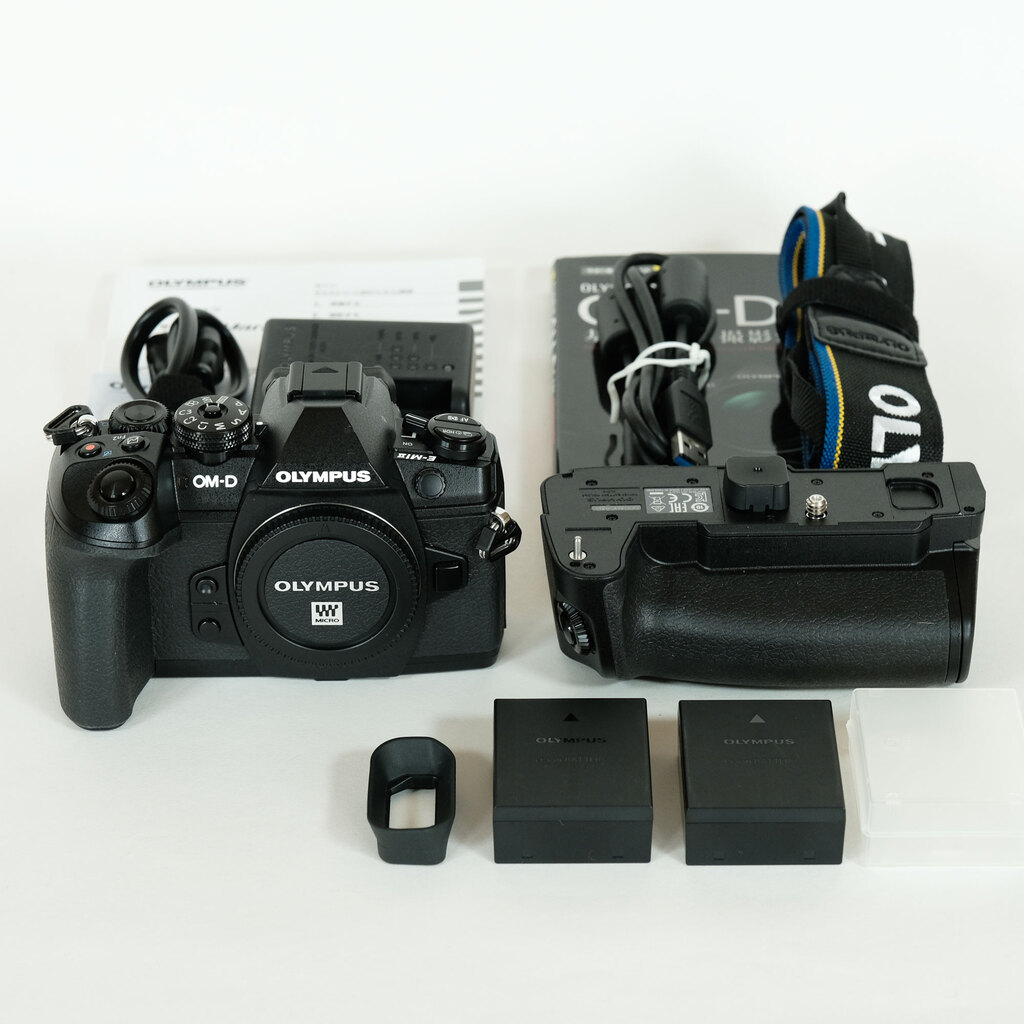 OLYMPUS OM-D E-M1 Mark II