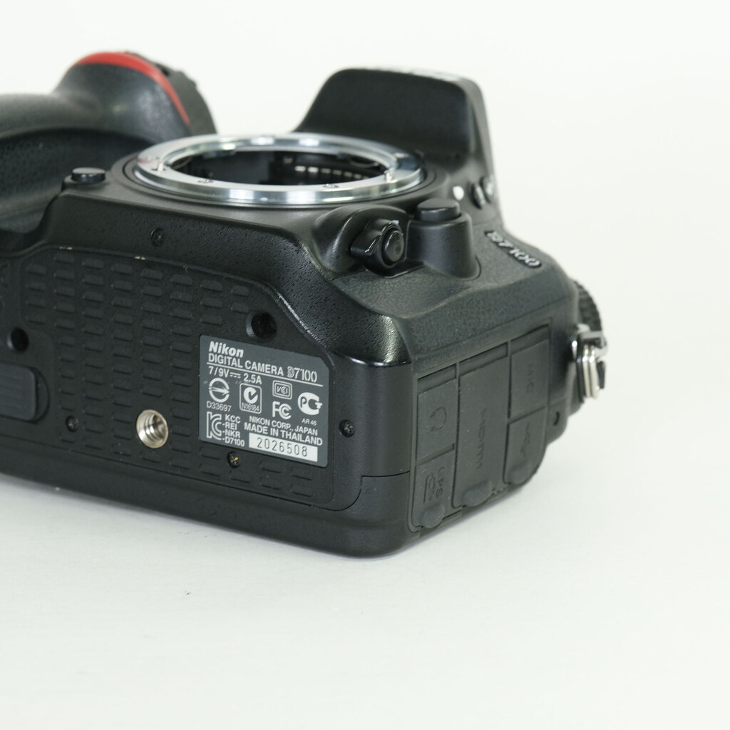 Nikon D7100