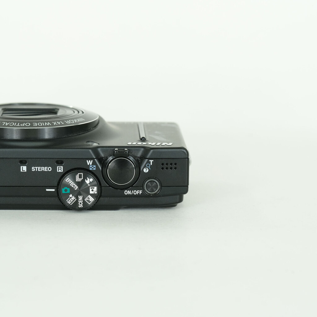 Nikon COOLPIX S8200 ノーブルブラック